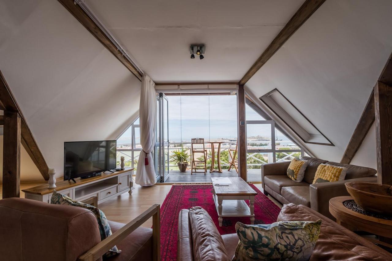 Alte Villa Boutique Hotel Lüderitz Extérieur photo