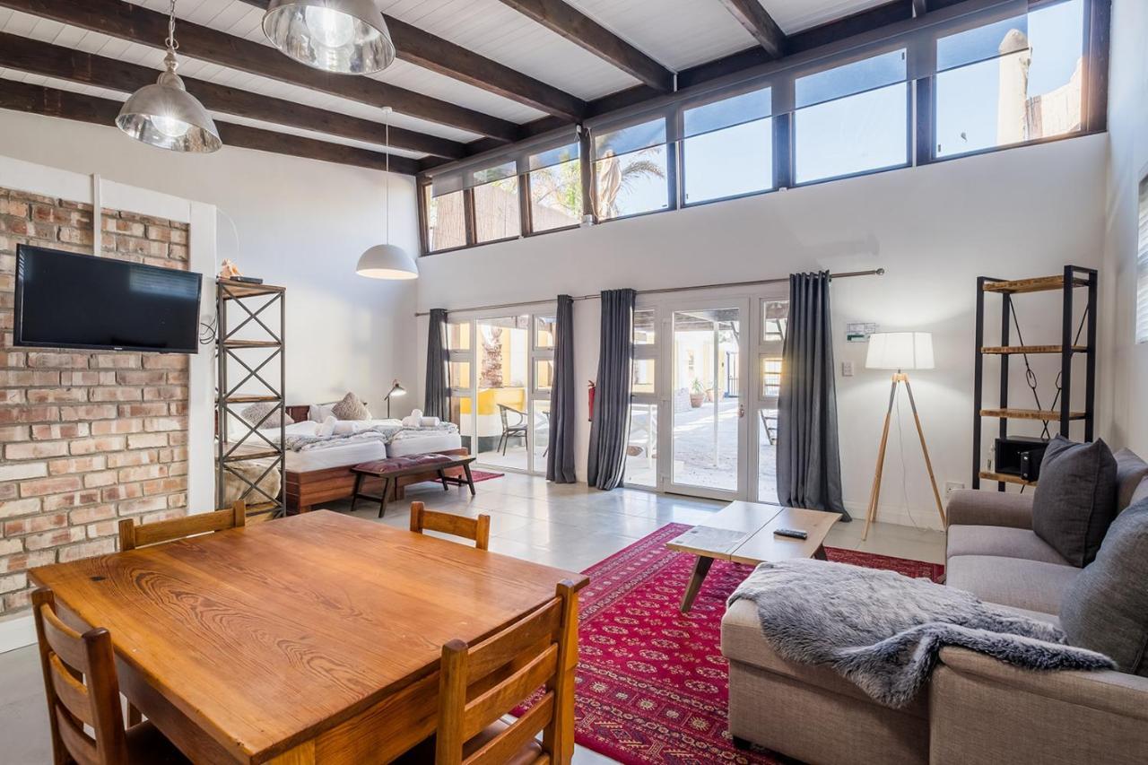 Alte Villa Boutique Hotel Lüderitz Extérieur photo