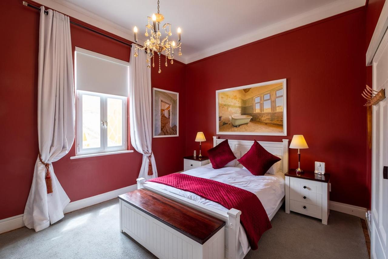 Alte Villa Boutique Hotel Lüderitz Extérieur photo
