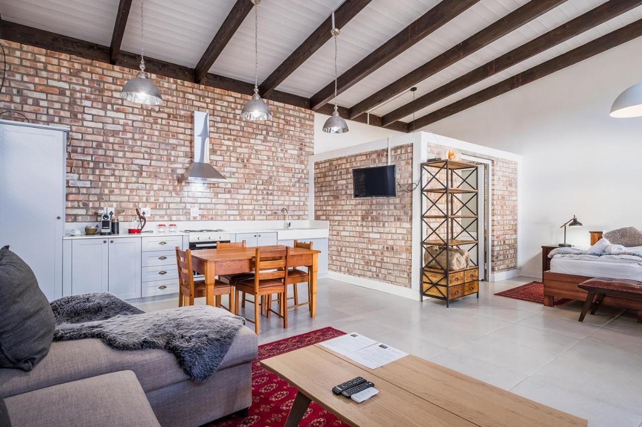 Alte Villa Boutique Hotel Lüderitz Extérieur photo
